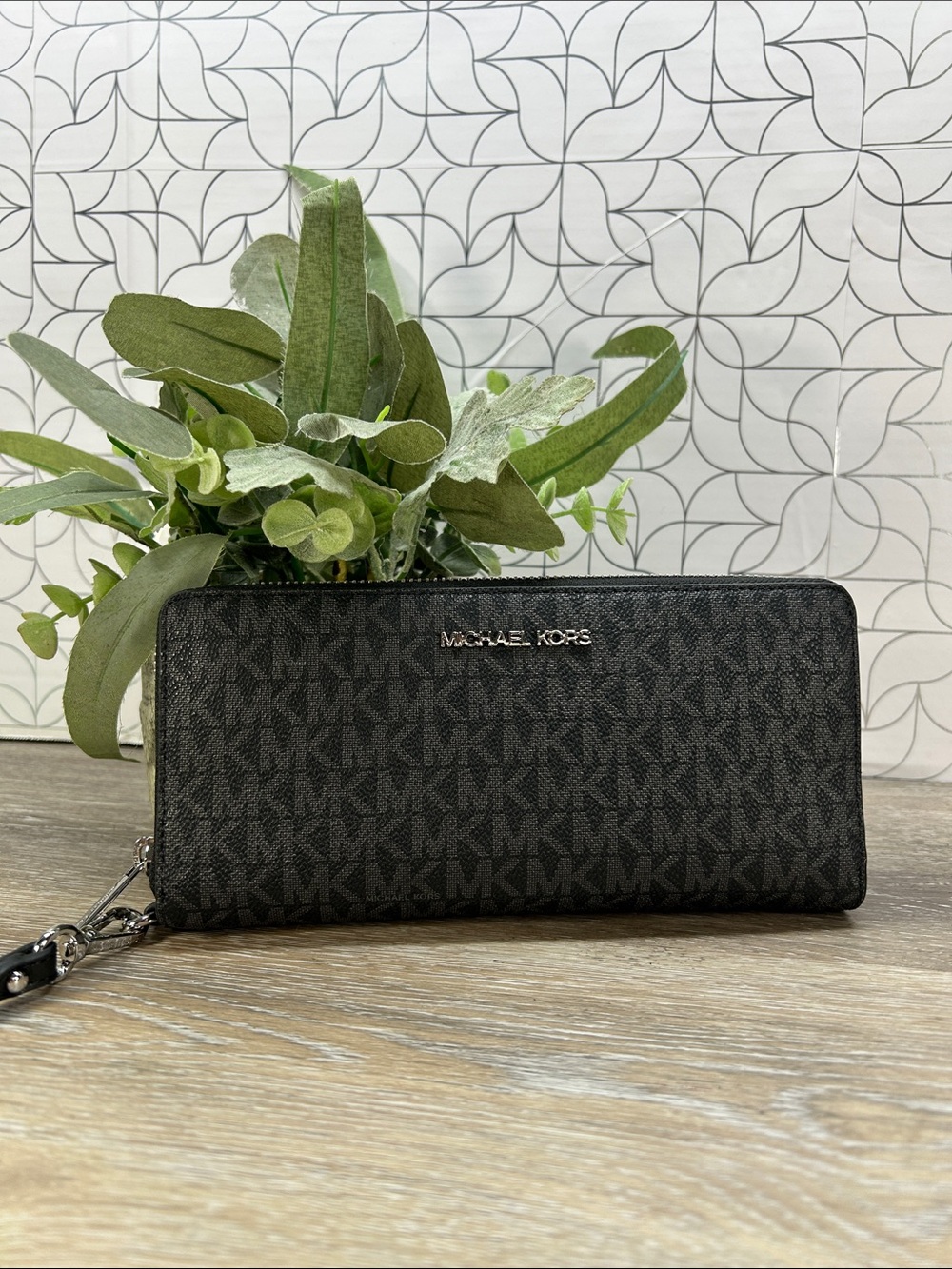 NWOT Michael Kors Black Logo Zip-Around Wristlet Wallet